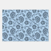 Elegantes Blumenmuster auf hellblauem Hintergrund Geschenkpapier Set (Vorderseite 2)