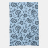 Elegantes Blumenmuster auf hellblauem Hintergrund Geschirrtuch (Vertikal)