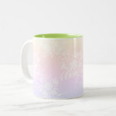 Elegantes Blumenmuster in Pastellfarben Zweifarbige Tasse (Vorderseite Links)