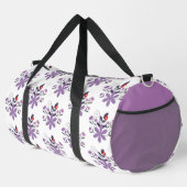 Elegantes Blumenmuster lila violett grau Duffle Bag (Rechte Ecke)