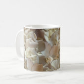 Elegantes Blumenmuster-Rose Petal-Muster Kaffeetasse (Vorderseite Links)