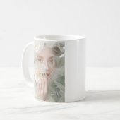 Elegantes Blumenportrait Kaffeetasse (Vorderseite Links)