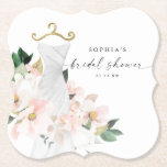 Elegantes Blush-Brautparty Untersetzer<br><div class="desc">Dieses wunderschöne Design besticht durch einen Blumenstrauß,  der sich um ein elegantes Hochzeitskleid und einen modernen Schriftart mit Drehbüchern (bearbeitbare Farbe) wickelt. Sehen Sie sich die gesamte Kollektion an,  um mehr passende Artikel zu finden! Sehen Sie sich unser Video "How Edit in Zazzle" unter YouTube.com/CreativeUnionDesign an.</div>