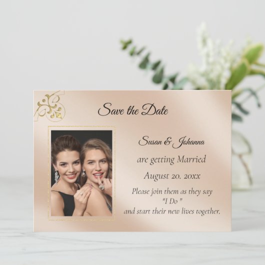 Elegantes Blush Gay Foto Save the Date (Stehend Vorderseite)