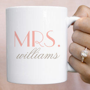 Elegantes Blush Mrs Hochzeitsmonogramm Kaffeetasse