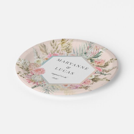 Elegantes Bohemisch Floral Monogramm Pappteller (Schrägansicht)