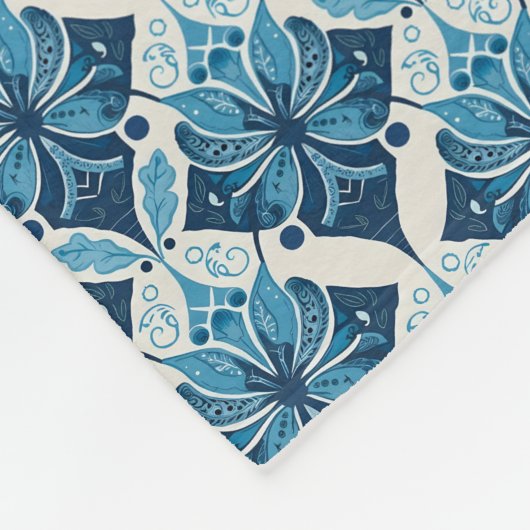 Elegantes Boho Blumenmuster in Blau Fleecedecke (Ecke)