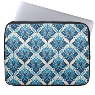 Elegantes Boho-Blumenmuster in Blau Laptopschutzhülle