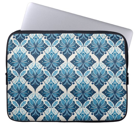 Elegantes Boho Blumenmuster in Blau Laptopschutzhülle (Vorderseite)
