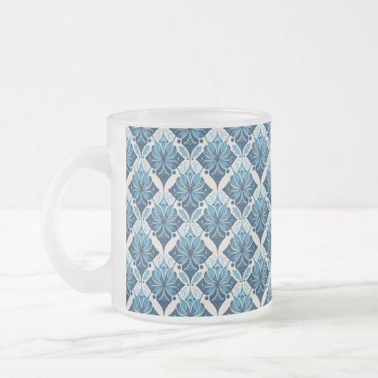 Elegantes Boho Blumenmuster in Blau Mattglastasse (Links)