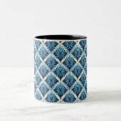 Elegantes Boho Blumenmuster in Blau Zweifarbige Tasse (Mittel)