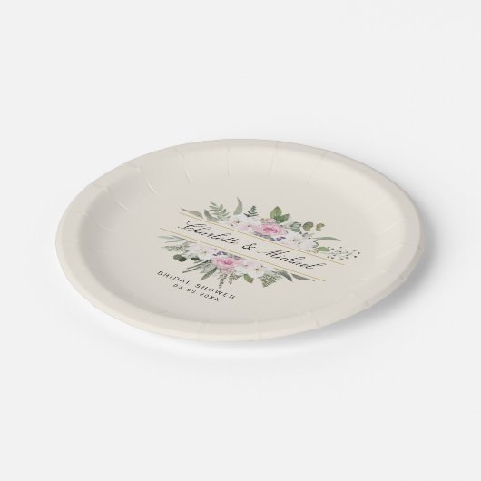Elegantes Boho Floral Monogram Brautparty Pappteller (Schrägansicht)