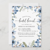 Elegantes Botanisches Dusty Blue Floral Bridal Bru Einladung (Vorderseite)