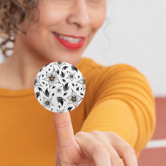 Elegantes botanisches Schwarz-Weiß-Muster Runder Aufkleber