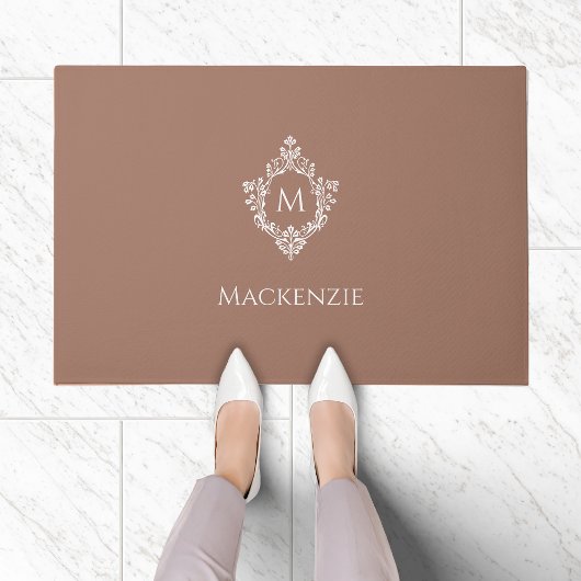 Elegantes braun-weißes Monogramm mit Anfangsbuchst Fußmatte