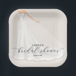 Elegantes Brautkleid Brautparty Pappteller<br><div class="desc">Eine Braut in ihrem Brautkleid und Schleier mit Ihren Details in schicker Schrift auf einem hellen Taupe-Hintergrund,  oder einer beliebigen Farbe Ihrer Wahl,  diese quadratischen Pappteller sind perfekt für Ihre Brautparty. PASSENDE Artikel in unserer Kollektion.</div>