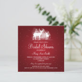 Elegantes Brautparty Winter Deer Sparkle Rot Einladung (Stehend Vorderseite)