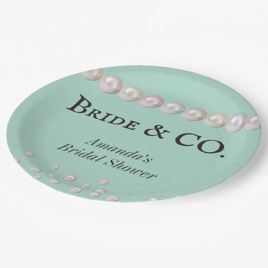 Elegantes Bride & Co Aquamarines Blue Pearl Brautp Pappteller (Schrägansicht)