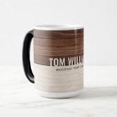Elegantes Brown Wood Texture Modern Style Monogram Verwandlungstasse (Vorderseite Links)