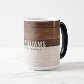 Elegantes Brown Wood Texture Modern Style Monogram Verwandlungstasse (VorderseiteRechts)