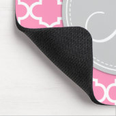 Elegantes Bubblegum rosa Quatrefoil mit Monogramm Mousepad (Ecke)