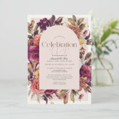 Elegantes Burgund Blumengestein Beerdigung Gedenks Einladung (Stehend Vorderseite)