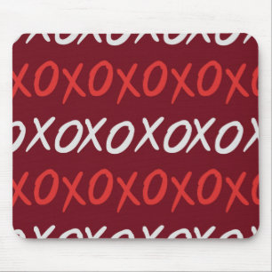 Elegantes Burgund XOXO Umarmungen und Küsse Mousepad