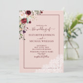 Elegantes Burgundy Blush Script Foto Hochzeit Einladung (Stehend Vorderseite)