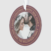 Elegantes Burgundy Christmas Monogram Foto Ornament (Vorderseite)