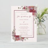 Elegantes Burgundy Floral QR Code Foto Hochzeit Einladung (Stehend Vorderseite)