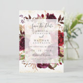 Elegantes Burgundy Gold Bloom Save the Date Einladung (Stehend Vorderseite)