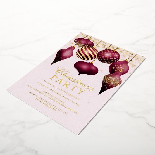 Elegantes Burgundy Gold Ornaments Weihnachts-Party Folieneinladung (Gedreht)