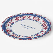 Elegantes Burgundy Navy Floral Damask Hochzeitsess Pappteller (Schrägansicht)