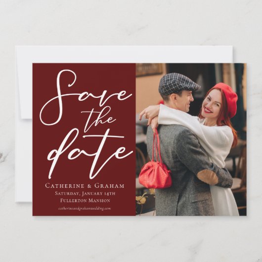 Elegantes Burgundy Script Couple Foto Save The Date (Vorderseite)