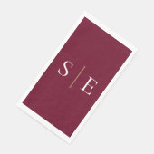 Elegantes Burgundy und Gold Monogram Minimalistisc Serviette (Ecke)