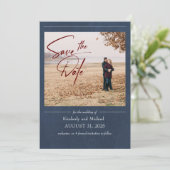 Elegantes Burgundy und Navy Blue Save the Date Fot (Stehend Vorderseite)