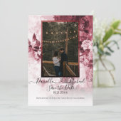 Elegantes Burgundy White Floral Script Heart Foto Save The Date (Stehend Vorderseite)