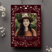 Elegantes Burgundy Wreath Abschluss Foto Folieneinladung