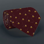 Elegantes burgundy Yellow Bee Nahtloses Muster Krawatte<br><div class="desc">Stell dich mit dieser Niedlichen gelben schwarzen Bienenvölkerpattern-Krawatte heraus. Ideal für Abschlüsse,  Geburtstage,  Arbeiten und jede Art von Feierlichkeiten. Macht auch ein gutes Geschenk.</div>