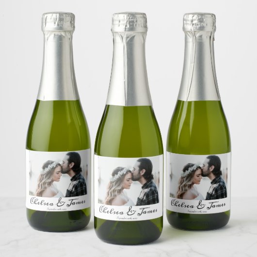 Elegantes Calligrafy Foto Wedding Mini Schaumweinetikett (Flaschen)