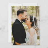 Elegantes Calligrafy Script Monogram Foto Wedding Einladung (Rückseite)