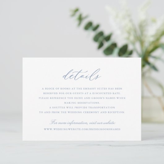 Elegantes Calligraphy Script Blue Wedding Details Einladung (Stehend Vorderseite)