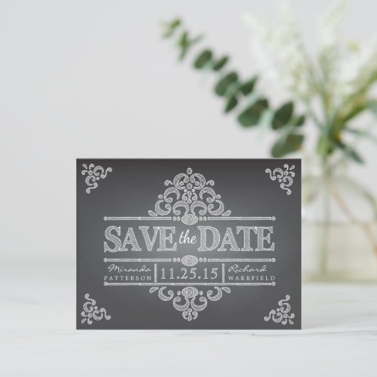 Elegantes Chalkboard Save the Date Hochzeit Postka Ankündigungspostkarte (Stehend Vorderseite)