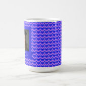 Elegantes Chevron-Muster Abschlussfeier Verwandlungstasse (Zentrum)