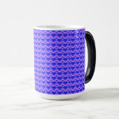 Elegantes Chevron-Muster Abschlussfeier Verwandlungstasse (VorderseiteRechts)