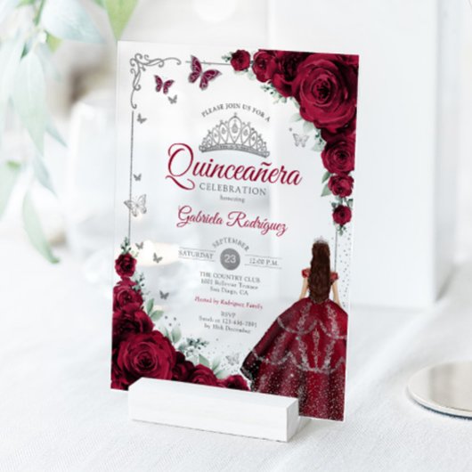Elegantes Chic Burgunder-Rosen Silber Quinceanera  Acryleinladungen