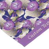 Elegantes Chic Lavender Purple Flowers Blumendesig Kurzer Tischläufer (Ecke)