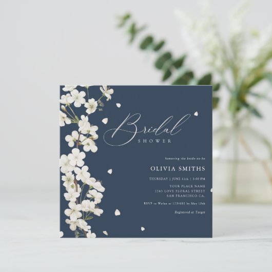 Elegantes Chic Sage Green Boho Floral Brautparty Einladung (Stehend Vorderseite)