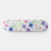 Elegantes Country Pink Lila Blue Watercolor Blume Skateboard (Horizontal)
