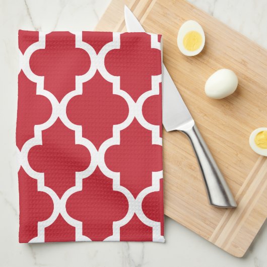 Elegantes Cranberry Red Quatrefoil Tiles Pattern Küchentuch (Viertel Falte)